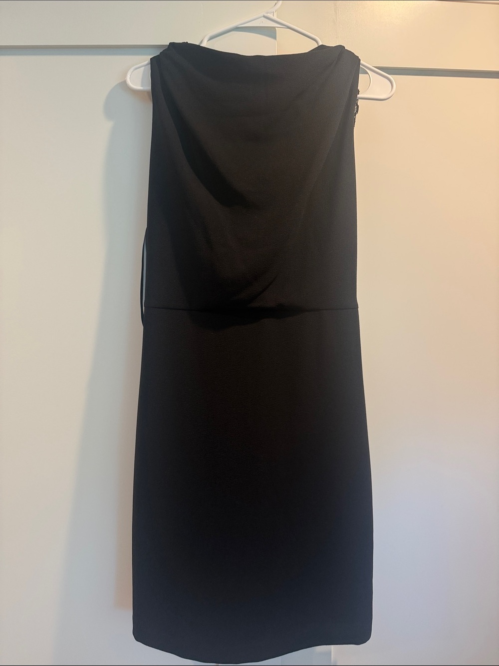 Classic Black Sleeveless Shift Dress - Elegant Evening Wear